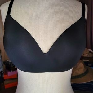 NWT Victoria Secret 34ddd Lightly Lined wireless bra